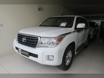 تويوتا لاند كروزر جي اكس 2013 اوتوماتيك 281,000 كم 6 سلندر دفع رباعي اس يو في أبيض