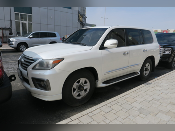 Lexus  LX  570  2014  Automatic  339,000 Km  8 Cylinder  Four Wheel Drive (4WD)  SUV  White