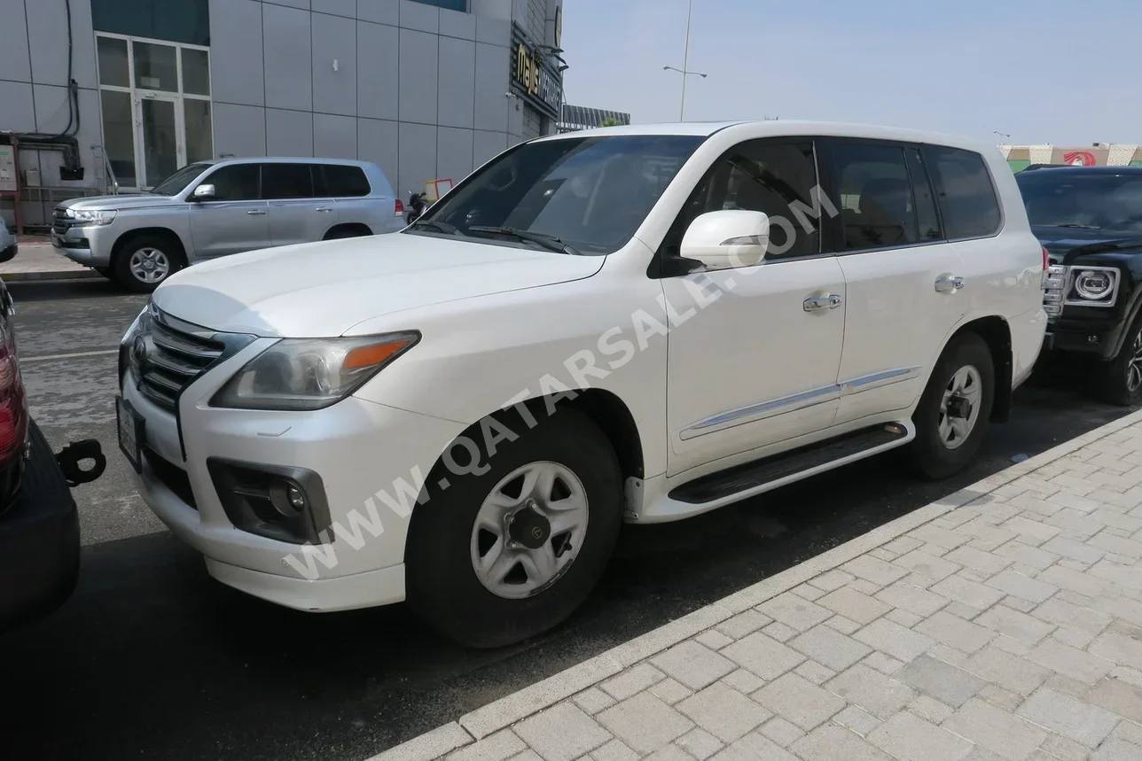 Lexus LX 570 2014 Automatic 339,000 Km 8 Cylinder Four Wheel Drive (4WD) SUV White