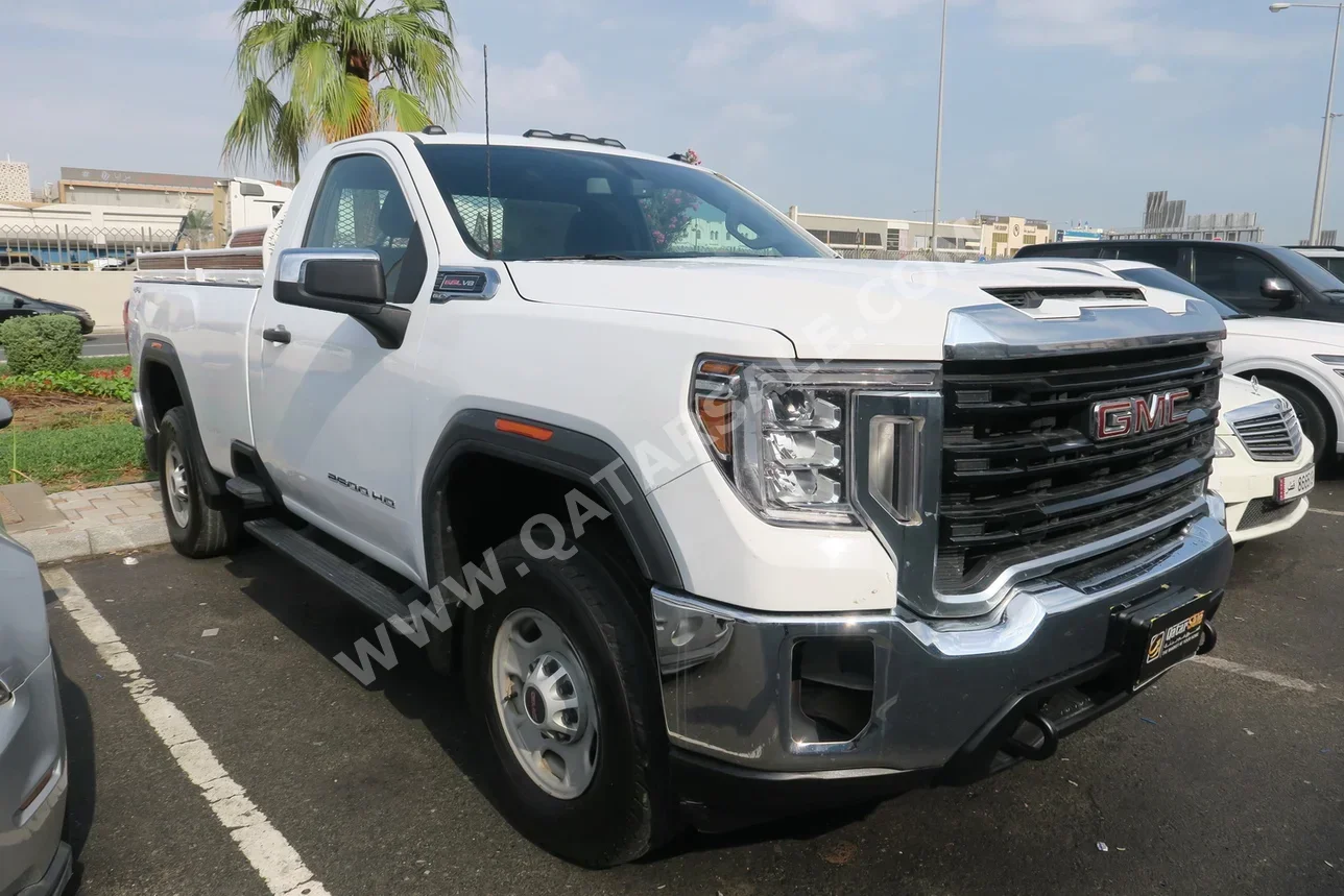 جي ام سي سييرا 2500 HD 2022 اوتوماتيك 216,000 كم 8 سلندر دفع رباعي بيكب أبيض