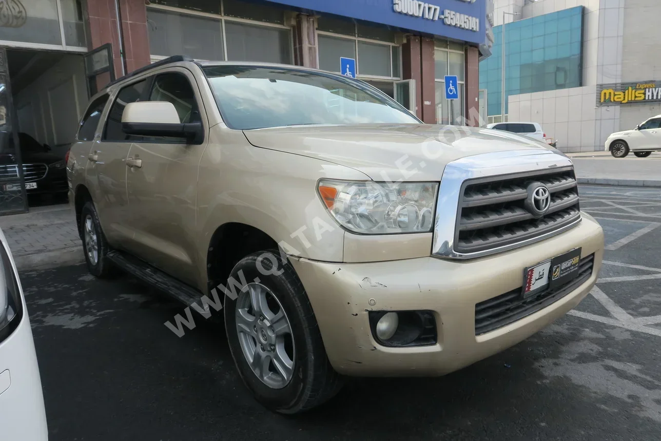 Toyota Sequoia 2014 Automatic 380,000 Km 8 Cylinder Four Wheel Drive (4WD) SUV Gold