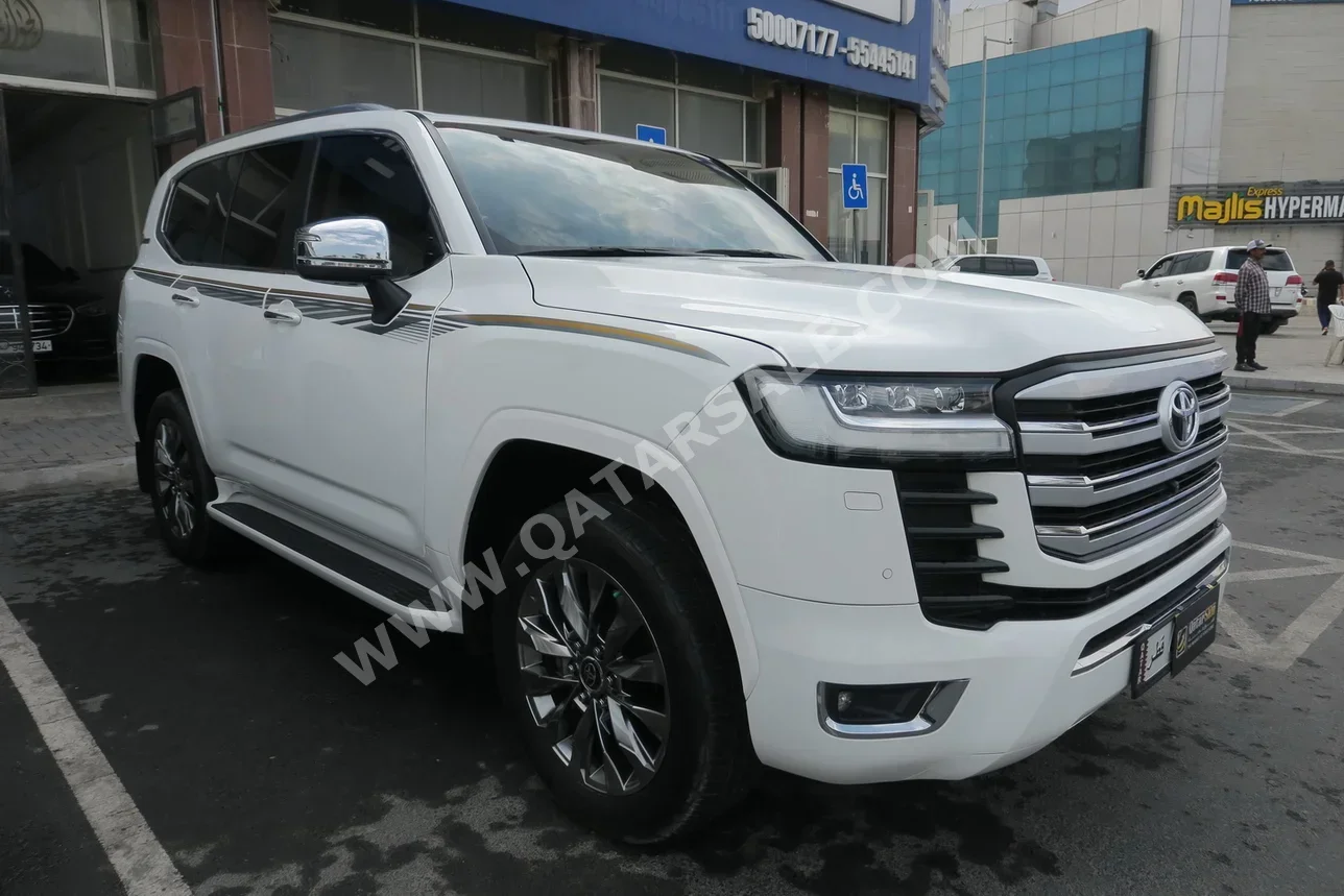 Toyota Land Cruiser VXR Twin Turbo 2022 Automatic 92,000 Km 6 Cylinder Four Wheel Drive (4WD) SUV White With Warranty