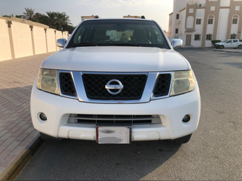Nissan Pathfinder 2008 Automatic 297,000 Km 6 Cylinder SUV White