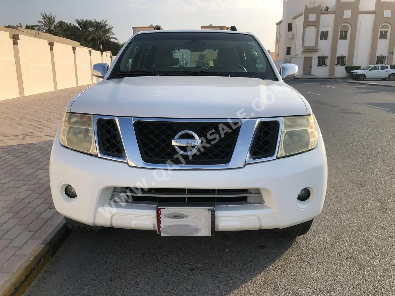 Nissan Pathfinder 2008 Automatic 297,000 Km 6 Cylinder SUV White