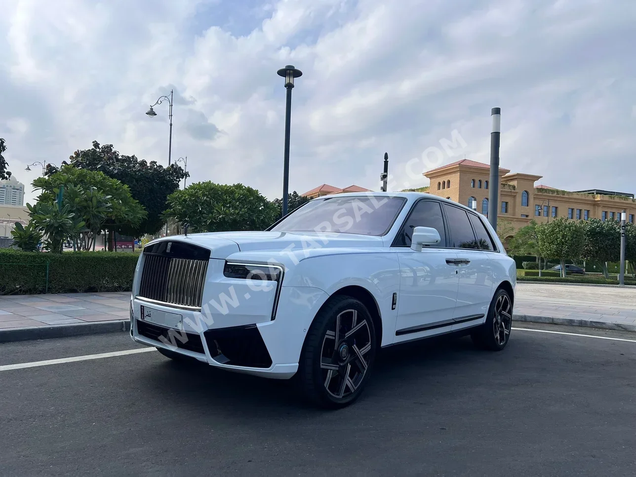 Rolls-Royce  Cullinan  Black Badge  2022  Automatic  21,000 Km  12 Cylinder  All Wheel Drive (AWD)  SUV  White  With Warranty