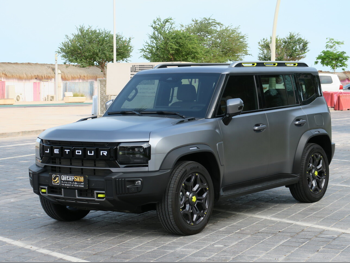 جيتور تي 2 لكجري 2025 اوتوماتيك 9,900 كم 4 سلندر دفع رباعي اس يو في رمادي تحت الضمان