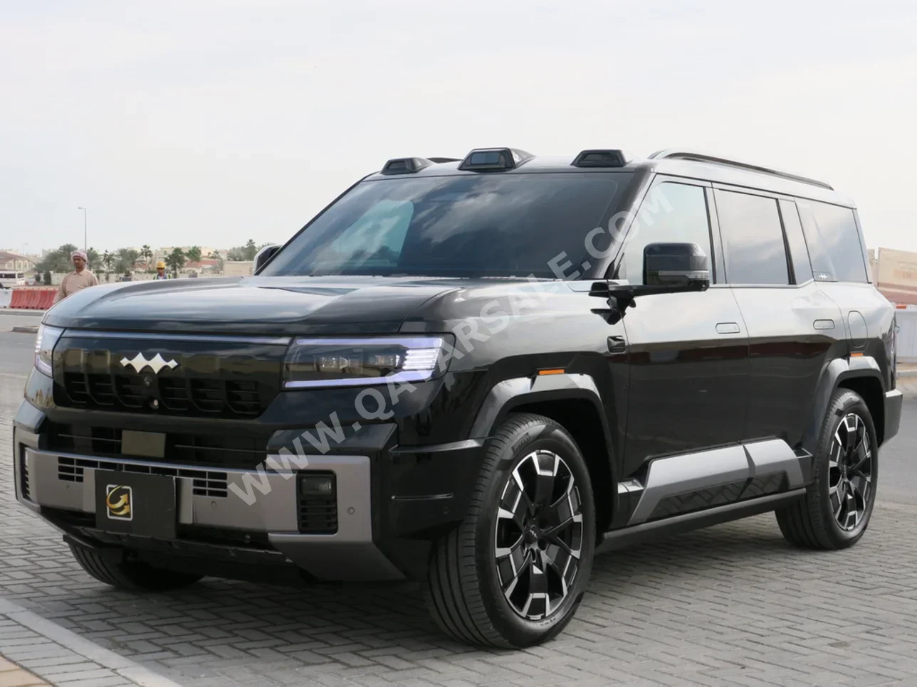 BYD Leopard 8 Flagship 2025 Automatic 3,500 Km 4 Cylinder Four Wheel Drive (4WD) SUV Black With Warranty