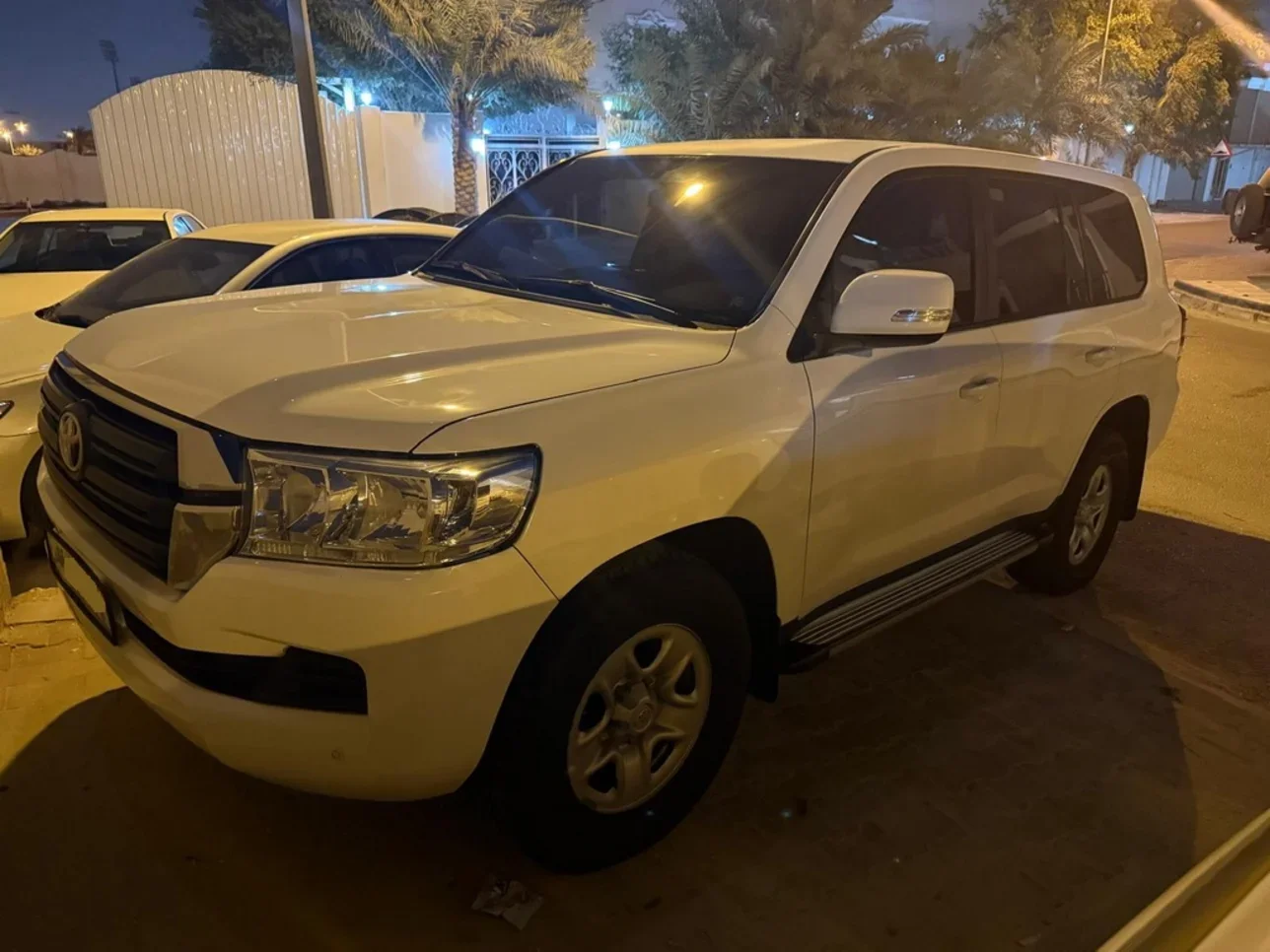 Toyota Land Cruiser GX 2021 Automatic 195,000 Km 6 Cylinder Four Wheel Drive (4WD) SUV White