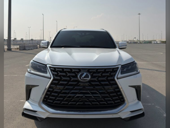 لكزس  ال اكس  570 اس  2016  اوتوماتيك  220,000 كم  8 سلندر  دفع رباعي  اس يو في  أبيض لؤلؤي