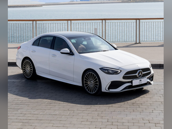 مرسيدس - بنز  200 سي  4 سلندر  سيدان  أبيض  2025