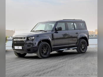 لاند روفر  ديفيندر  4 سلندر  إس يو في 4 في 4  أسود  2026