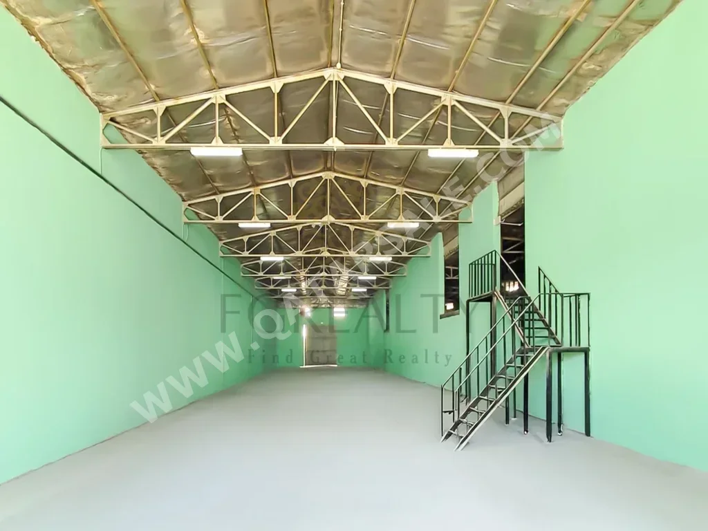 مخازن و مستودعات - الريان  - المنطقة الصناعية  -المساحة: 1000 متر مربع