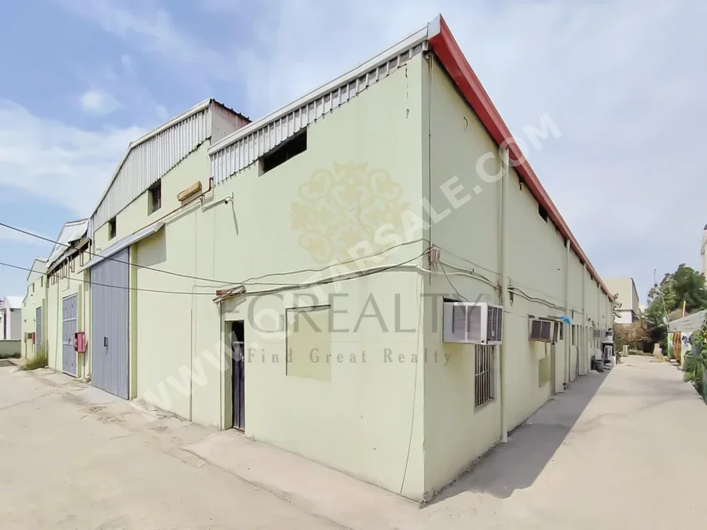 مخازن و مستودعات - الريان  - المنطقة الصناعية  -المساحة: 1000 متر مربع