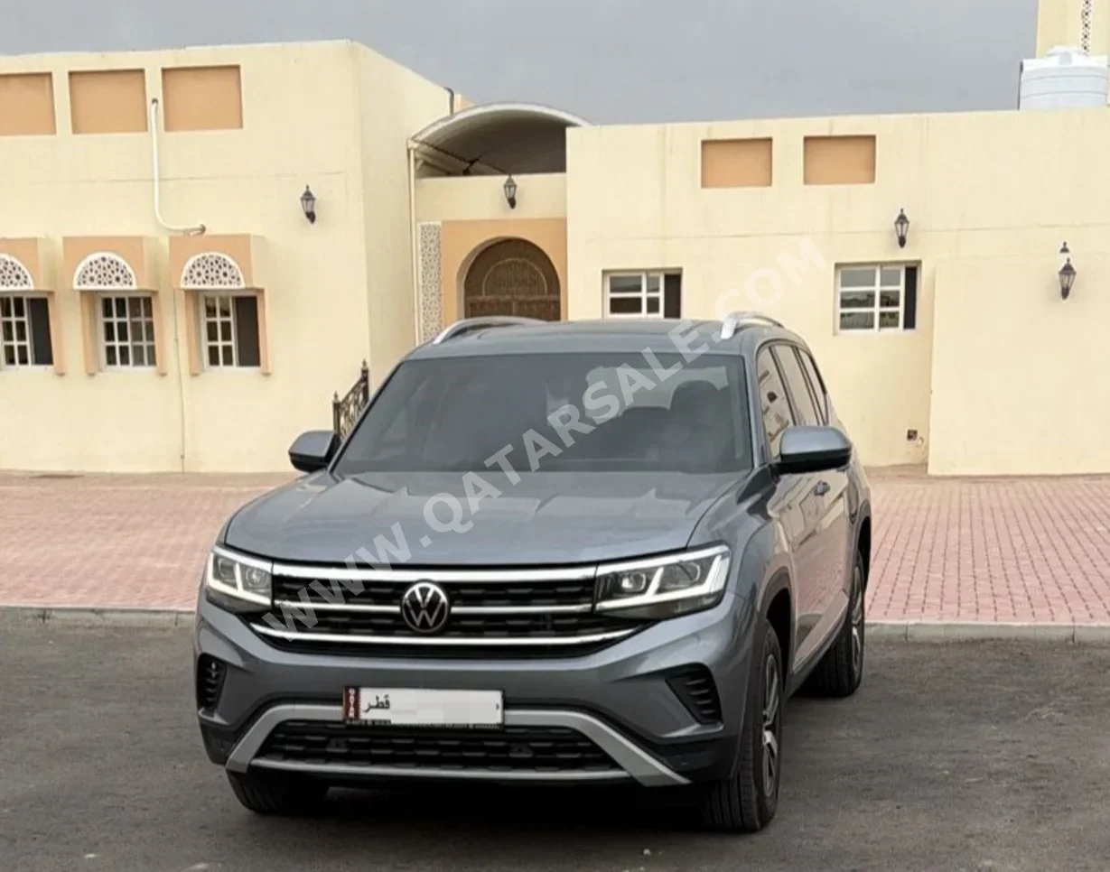 Volkswagen Teramont 2023 Automatic 95,000 Km 6 Cylinder Four Wheel Drive (4WD) SUV Gray With Warranty