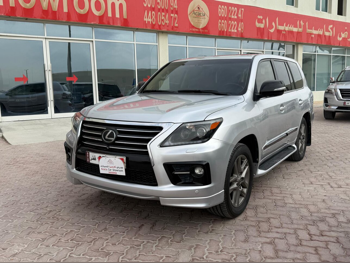 Lexus  LX  570  2015  Automatic  274,000 Km  8 Cylinder  Four Wheel Drive (4WD)  SUV  Silver