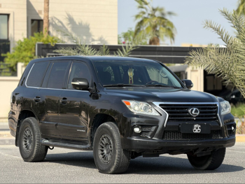 لكزس  ال اكس  570 اس  2011  اوتوماتيك  288,000 كم  8 سلندر  دفع رباعي  اس يو في  أسود