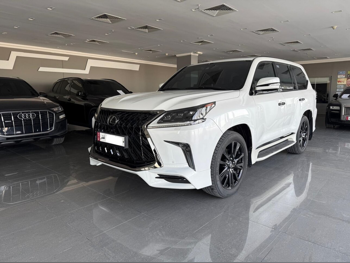 Lexus  LX  570 S Black Edition  2019  Automatic  130,000 Km  8 Cylinder  Four Wheel Drive (4WD)  SUV  White