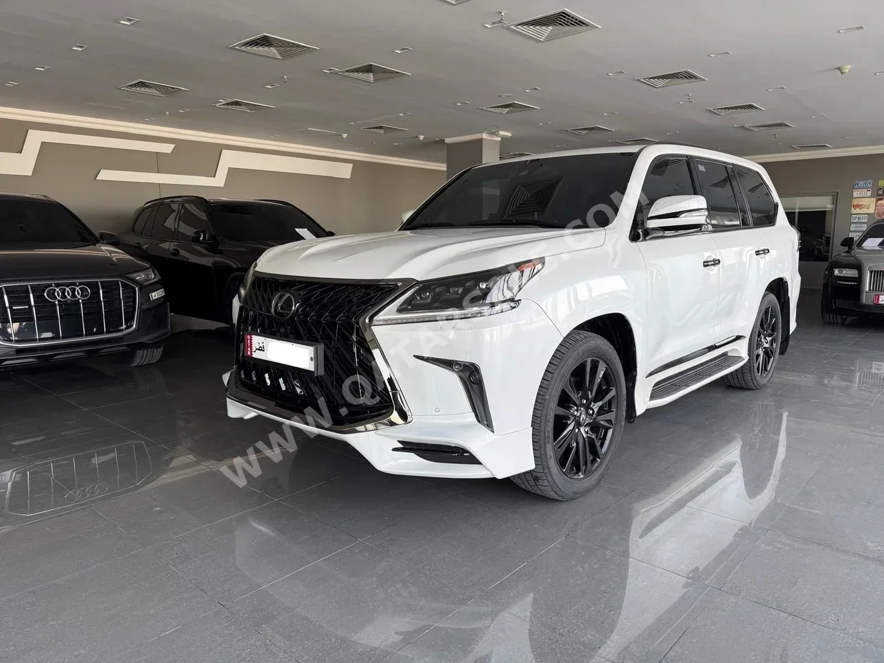 Lexus LX 570 S Black Edition 2019 Automatic 130,000 Km 8 Cylinder Four Wheel Drive (4WD) SUV White