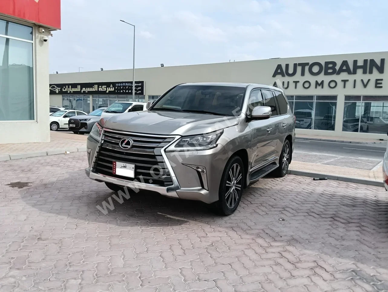 Lexus LX 570 2016 Automatic 173,000 Km 8 Cylinder Four Wheel Drive (4WD) SUV Sonic Titanium