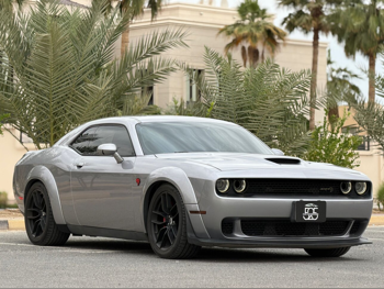 Dodge  Challenger  Hellcat  2015  Automatic  109,000 Km  8 Cylinder  Rear Wheel Drive (RWD)  Coupe / Sport  Gray