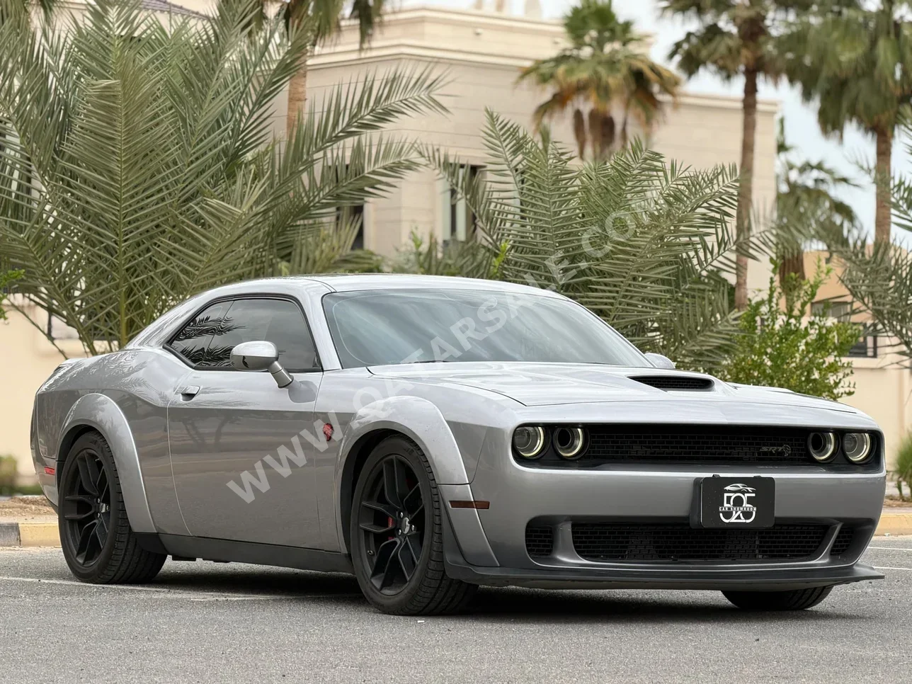 دودج تشالنجر اس ار تي 2015 اوتوماتيك 109,000 كم 8 سلندر دفع خلفي كوبيه \ سبورت رمادي