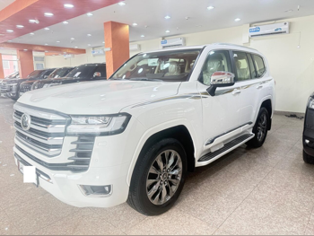 Toyota  Land Cruiser  VXR Twin Turbo  2025  Automatic  2,500 Km  6 Cylinder  Four Wheel Drive (4WD)  SUV  White  With Warranty