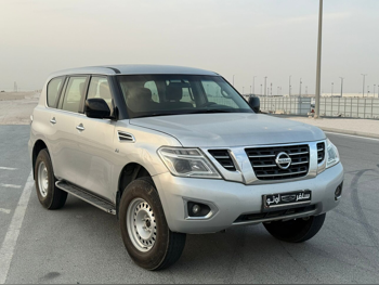 Nissan  Patrol  SE  2014  Manual  309,000 Km  8 Cylinder  Four Wheel Drive (4WD)  SUV  Gray