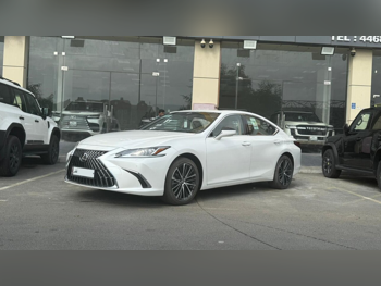 لكزس  إيه أس  300  2025  اوتوماتيك  0 كم  6 سلندر  دفع خلفي  سيدان  أبيض  تحت الضمان