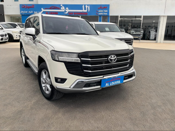 تويوتا  لاند كروزر  جي اكس  2022  اوتوماتيك  92,000 كم  6 سلندر  دفع رباعي  اس يو في  أبيض