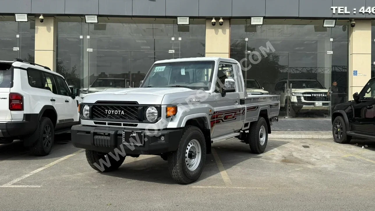 Toyota Land Cruiser LX 2025 Manual 0 Km 6 Cylinder Four Wheel Drive (4WD) Pick Up Silver With Warranty