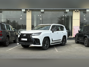 لكزس  ال اكس  700 اتش  2025  اوتوماتيك  0 كم  6 سلندر  دفع رباعي  اس يو في  أبيض  تحت الضمان