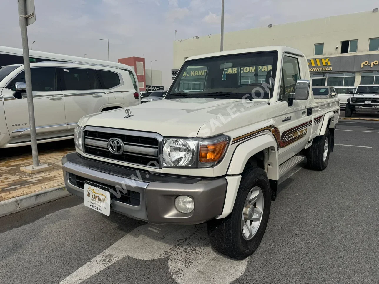 Toyota Land Cruiser LX 2022 Manual 107,000 Km 6 Cylinder Four Wheel Drive (4WD) Pick Up White