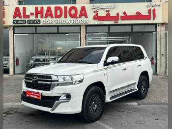 Toyota  Land Cruiser  VXR  2019  Automatic  180,000 Km  8 Cylinder  Four Wheel Drive (4WD)  SUV  White