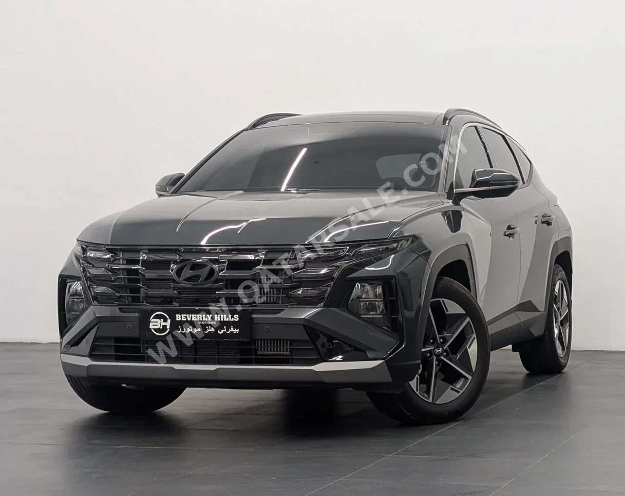 Hyundai  Tucson  Deluxe  2025  Automatic  2,500 Km  4 Cylinder  All Wheel Drive (AWD)  SUV  Green  With Warranty