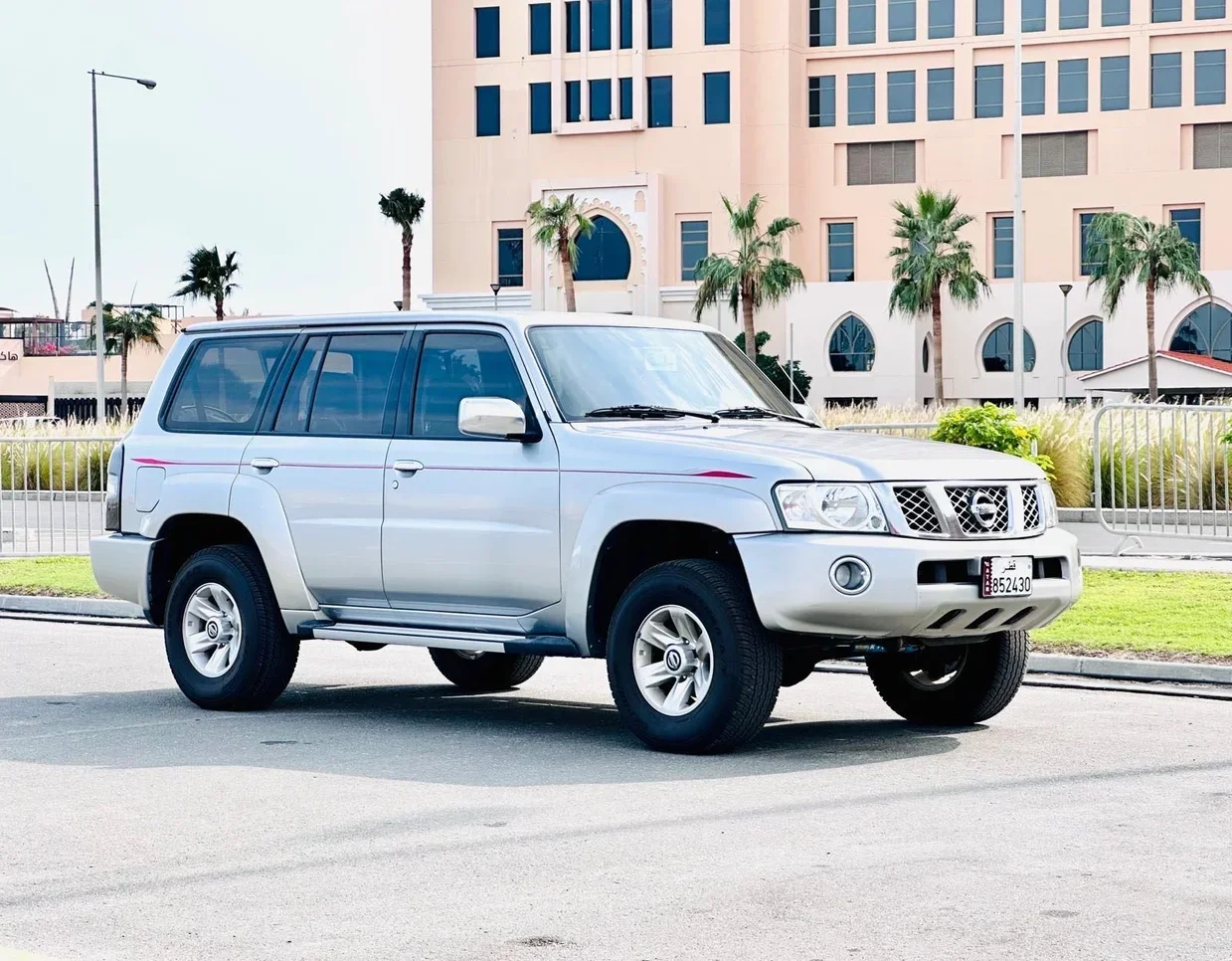 نيسان  باترول  سفاري  2016  اوتوماتيك  152,000 كم  6 سلندر  دفع رباعي  اس يو في  فضي