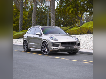 Porsche  Cayenne  GTS  2016  Automatic  65,000 Km  8 Cylinder  Four Wheel Drive (4WD)  SUV  Silver  With Warranty