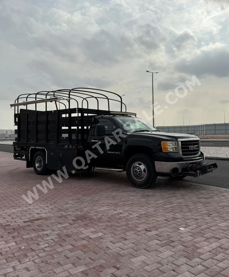 GMC Sierra 3500 HD 2008 Automatic 48,000 Km 8 Cylinder Four Wheel Drive (4WD) Pick Up Black