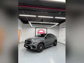 مرسيدس - بنز  جي ال اي  43 AMG  2019  اوتوماتيك  122,000 كم  8 سلندر  دفع رباعي  اس يو في  رمادي