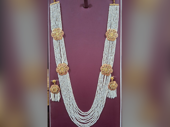 Gold Half Set Bahrain Woman By Item ( Designers ) 25.5 Gram Nature Yellow Gold 21k