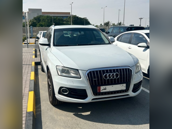 Audi  Q5  40 TFSI Quattro  2015  Automatic  175,000 Km  4 Cylinder  All Wheel Drive (AWD)  SUV  White  With Warranty