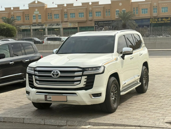 Toyota  Land Cruiser  GXR  2022  Automatic  156,000 Km  6 Cylinder  Four Wheel Drive (4WD)  SUV  White