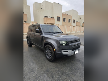 Land Rover  Defender  110 SE  2022  Automatic  64,000 Km  6 Cylinder  Four Wheel Drive (4WD)  SUV  Gray