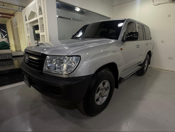 Toyota  Land Cruiser  G  2007  Manual  42,000 Km  6 Cylinder  Four Wheel Drive (4WD)  SUV  Silver