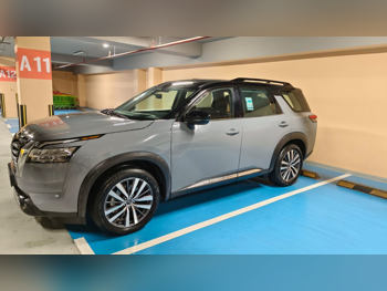 نيسان  باثفايندر  2022  اوتوماتيك  26,300 كم  6 سلندر  دفع رباعي  اس يو في  رمادي