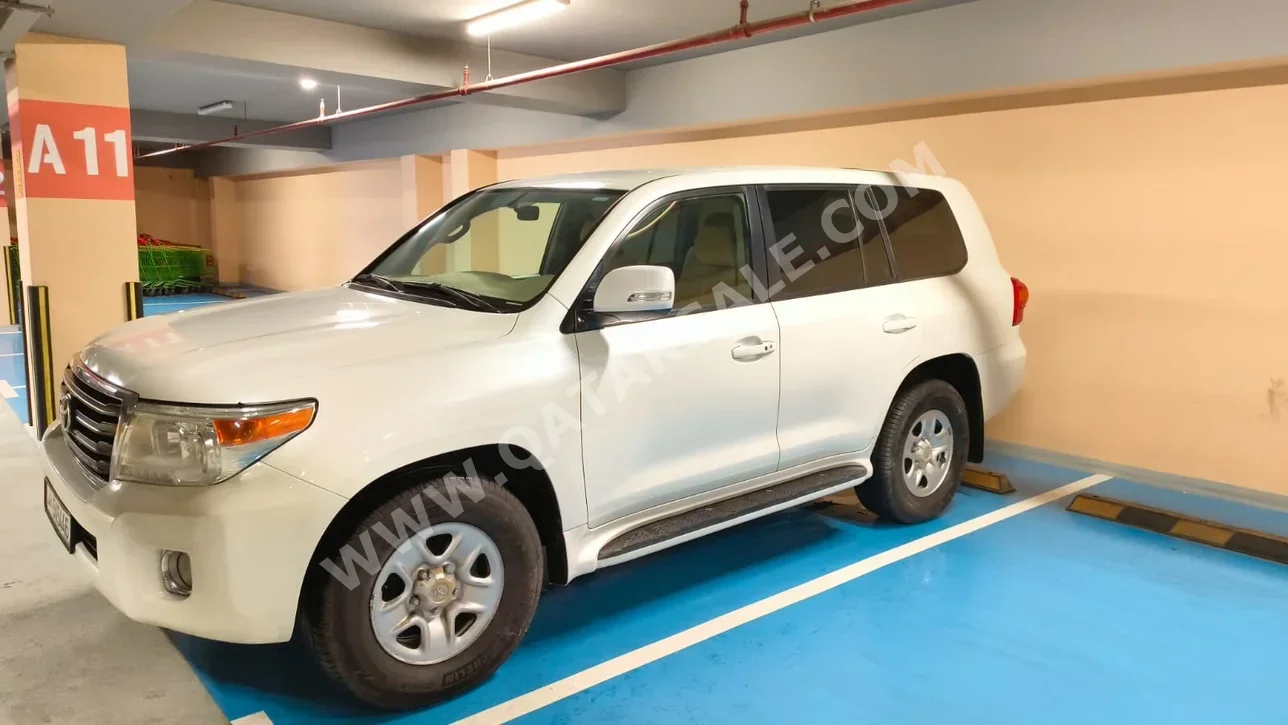 Toyota  Land Cruiser  G  2012  Automatic  280,700 Km  6 Cylinder  Four Wheel Drive (4WD)  SUV  White