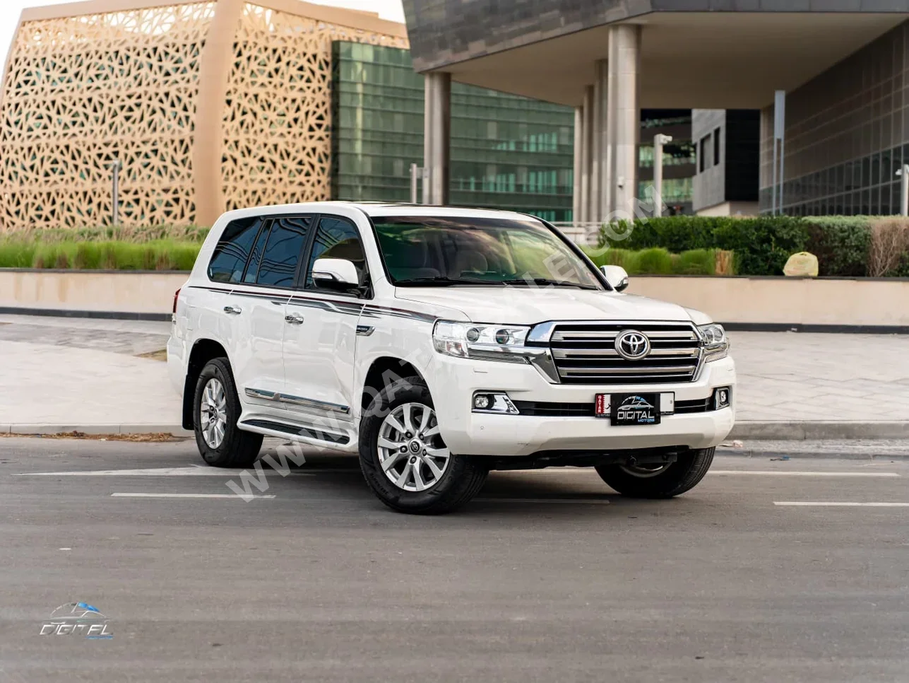 Toyota  Land Cruiser  GXR  2020  Automatic  151,000 Km  8 Cylinder  Four Wheel Drive (4WD)  SUV  White