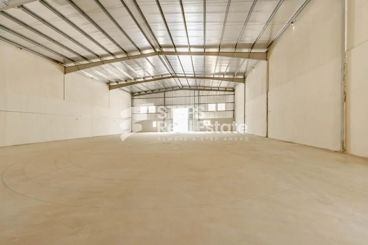 Warehouses & Stores - Al Wakrah  - Barkit Al Awamer  -Area Size: 800 Square Meter