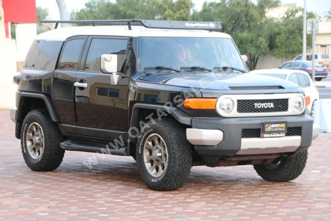 تويوتا  إف جي كروزر  2013  اوتوماتيك  133,500 كم  6 سلندر  دفع رباعي  اس يو في  أسود