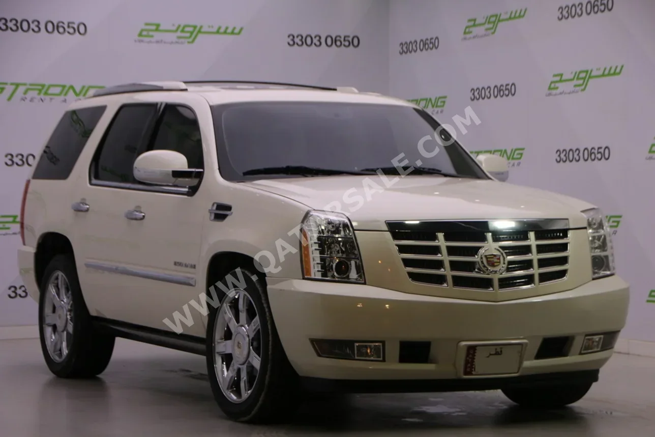 Cadillac  Escalade  2014  Automatic  100,000 Km  8 Cylinder  Four Wheel Drive (4WD)  SUV  Pearl