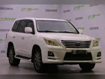 Lexus  LX  570  2010  Automatic  323,000 Km  8 Cylinder  Four Wheel Drive (4WD)  SUV  White